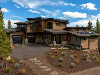 Sophisticated Mountain Design in Gray's Crossing