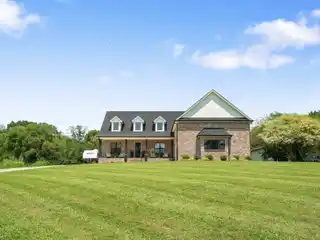 Country Living with Modern Conveniences