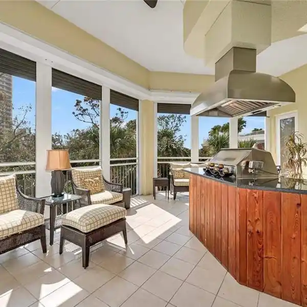 SPACIOUS CARRIAGE HOME IN THE AZURE HIGH-RISE CONDOMINIUM
