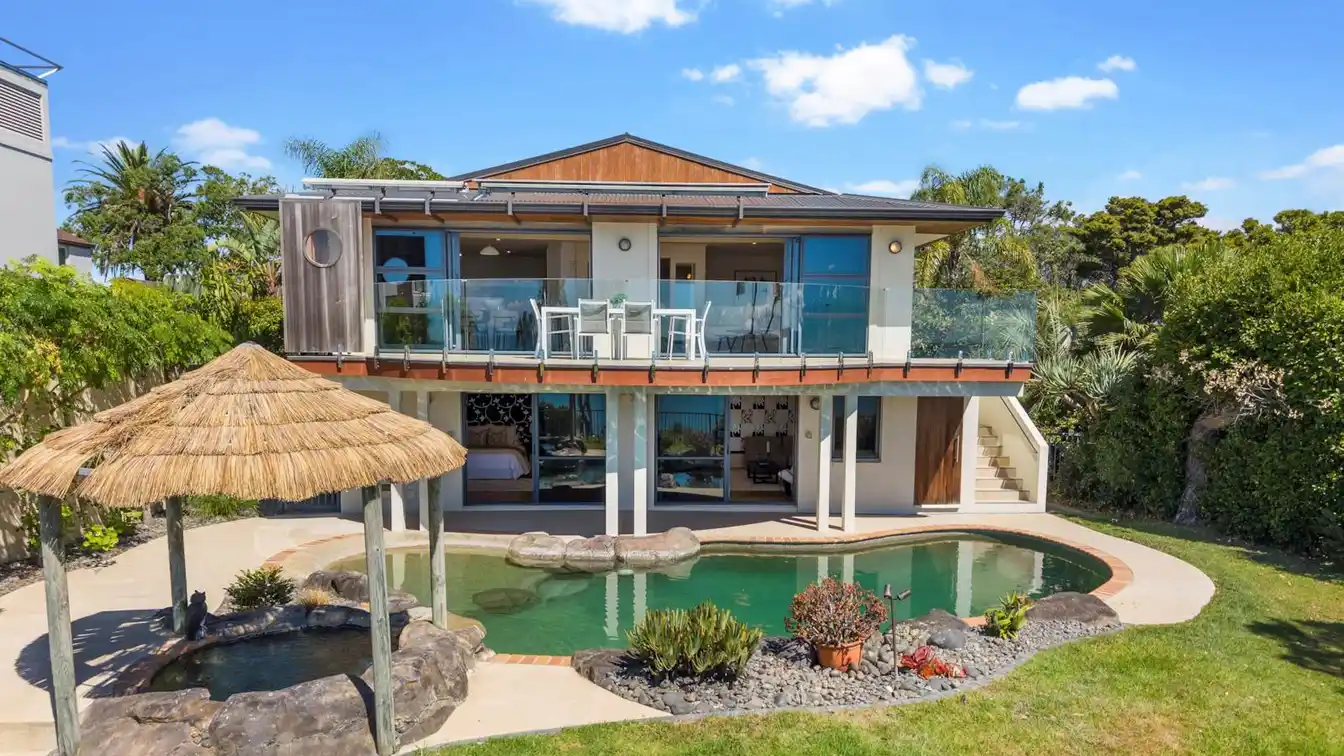 Exceptional Cliff-top Residence