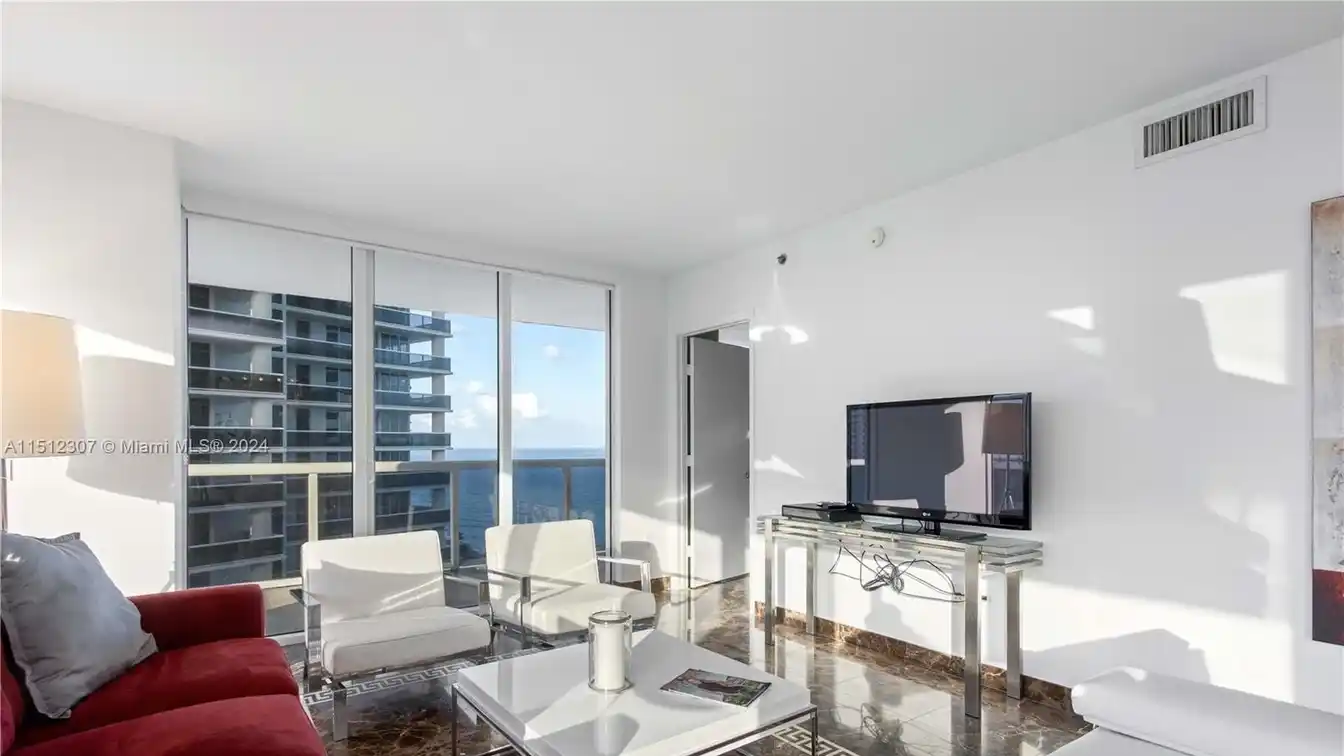 Gorgeous Corner Unit with Stunning Views