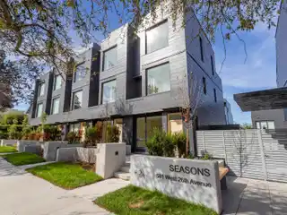 Stylish Townhome with Hot Tub-Ready Rooftop Deck