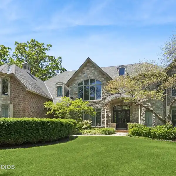 EXCEPTIONAL CUSTOM ESTATE IN CAMPTON WOODS