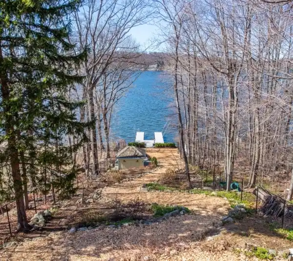IMPECCABLE LAKEFRONT HOME