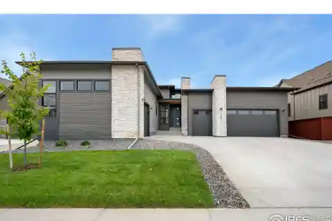 Sleek Single-Level Living with Scenic Fairways
