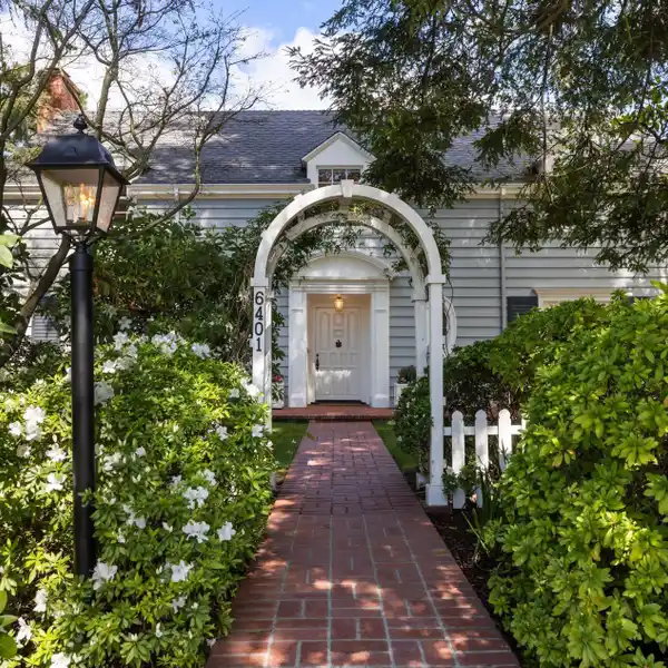 UNDERSTATED EAST COAST ELEGANCE IN PIEDMONT PINES