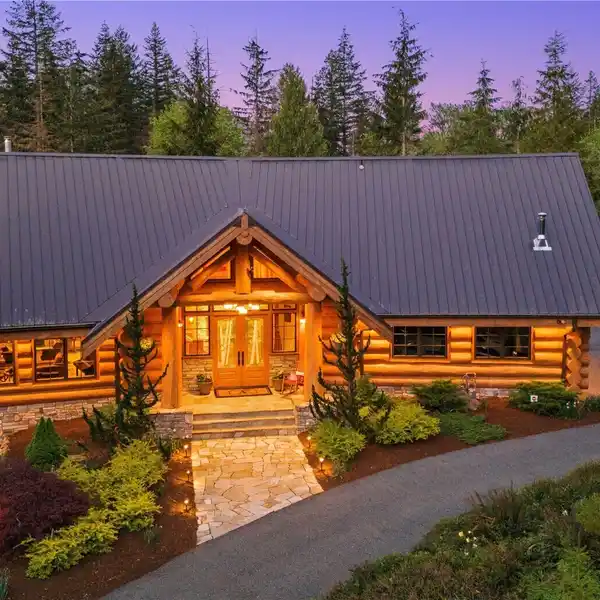EXTRAORDINARY BLEND OF LUXURY AND NATURE