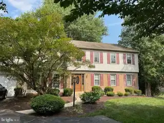Move-In Ready Home in Prime Neighborhood