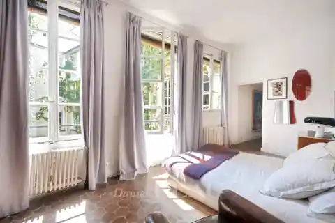 Magnificent Apartment in  Historic Haut Marais