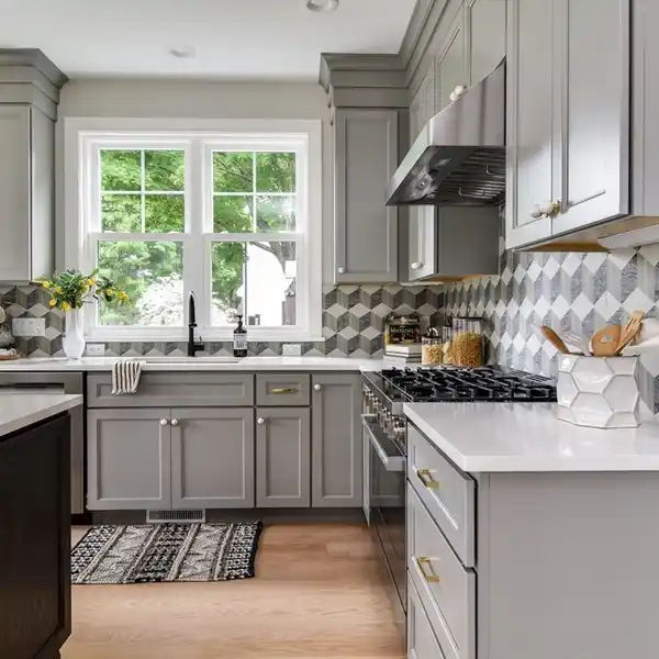 ELEGANT OPEN LAYOUT IN PRIME LOCATION