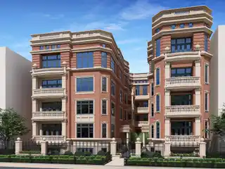 Stunning Full Floor Residence in Gold Coast