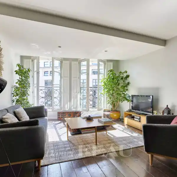 CHARMING APARTMENT ON RUE MONTMARTRE