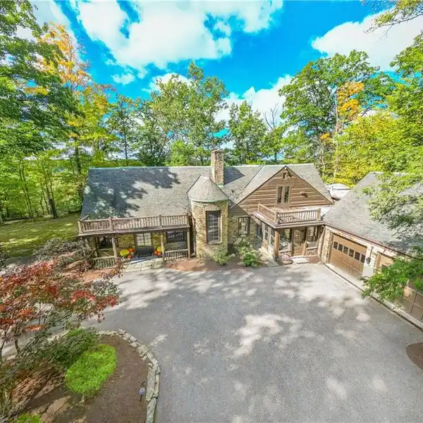 EXTRAORDINARY PROPERTY IN A MAGICAL SETTING