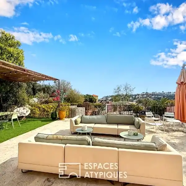 CONTEMPORARY GEM WITH SOLARIUM AND GARDEN VIEWS