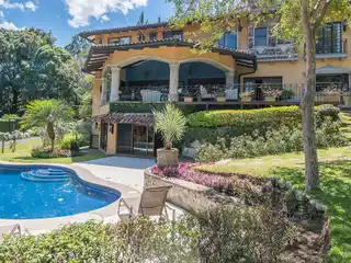 Grand Spanish Colonial