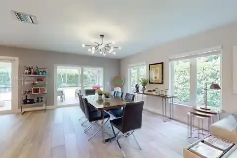 Boater’s Dream Home in Prestigious Kings Bay