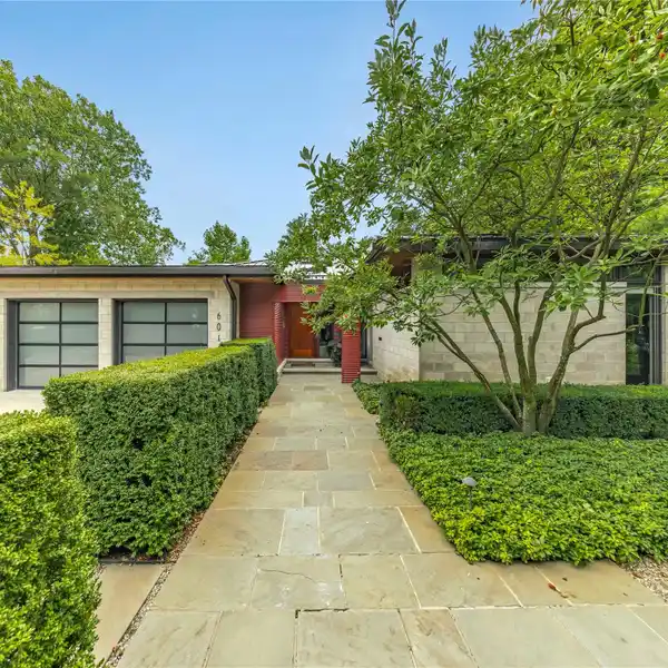 ARCHITECTURAL MASTERPIECE ON A RAVINE LOT