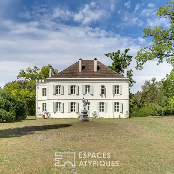 GRAND 19TH-CENTURY ESTATE SURROUNDED BY LUSH NATURE