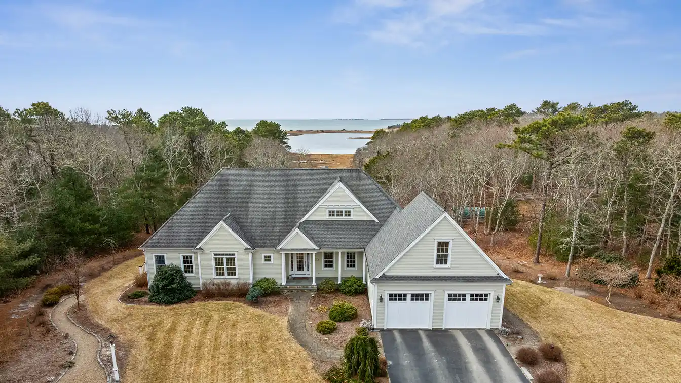 Meticulously Maintained Contemporary Home