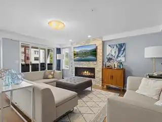 Updated Slopeside Condo