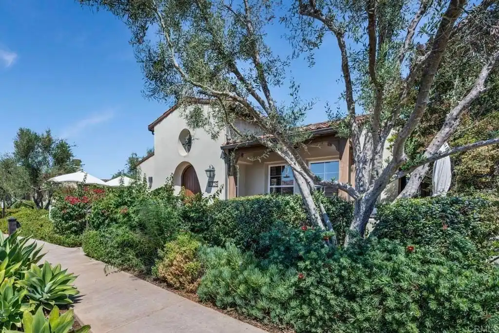Charming Single-level Casita