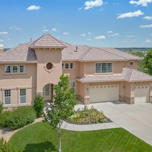 LUXURY LIVING IN A GATED COMMUNITY