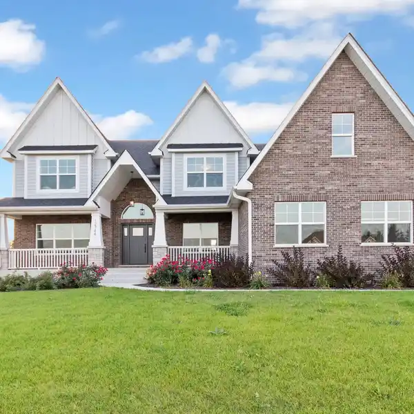 BRILLIANT NEW CONSTRUCTION IN DERBY PINES