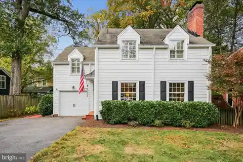 Renovated Colonial with Chef’s Kitchen and Deck