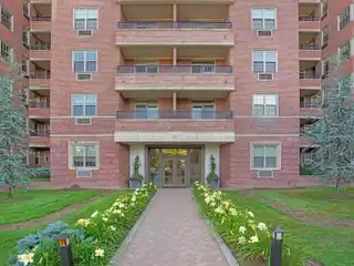 Prime In-Town Living at the Town & Country