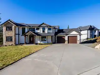 Custom Home in Exclusive Rock Cliff