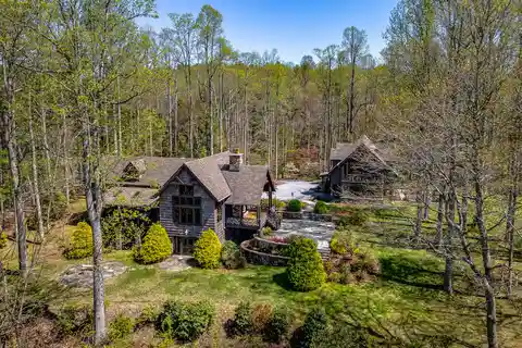 Peaceful 7.27-acre Estate
