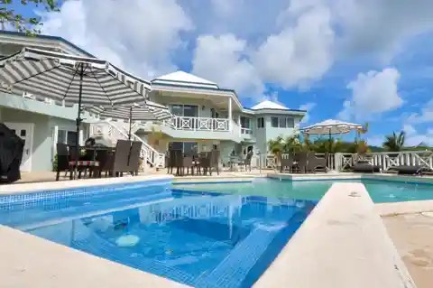 Papaya Court