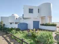 PERFECTLY LOCATED UPMARKET HOME