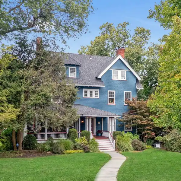 CLASSIC ELEGANCE WITH MODERN UPDATES