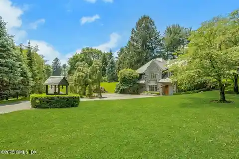 Carriage House on Four Acres