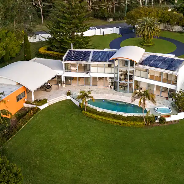 WORLD-CLASS CONTEMPORARY TROPHY HOME