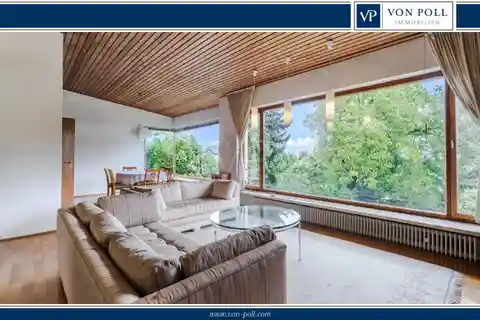 Stylish Architect-Designed House with Pool and Large Garden