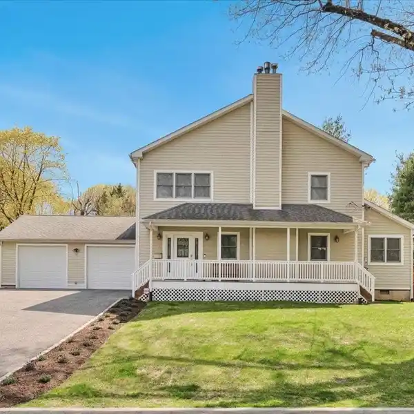 MODERN COMFORTS MEET CLASSIC COLONIAL CHARM