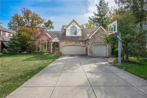 Stylish Sanctuary Near Lake Erie