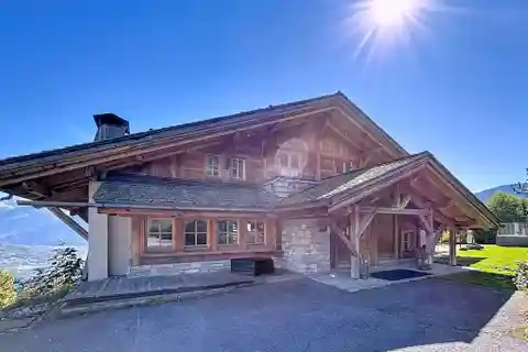 Magnificent Chalet with Majestic Views