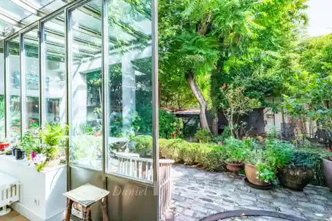 Peaceful Property in Prime Location