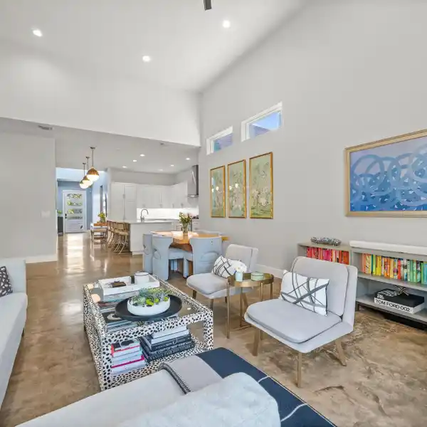 MODERN AUSTIN LIVING WITH ELEGANT STYLISH FEATURES