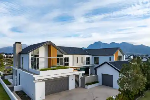 Extraordinary Home in the Val De Vie Estate