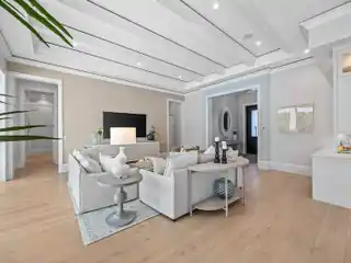 Exquisite Newly Completed Park Shore Residence