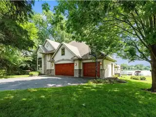 Executive Sweeney Lake Home