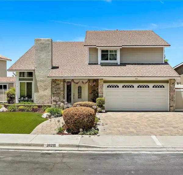 SPACIOUS HOME WITH STUNNING CITY VIEW DECK