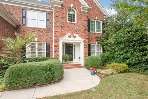 Serene Luxury Living in the Vineyard