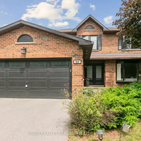 BRIGHT AND SPACIOUS AURORA HOME PERFECT FOR ENTERTAINING