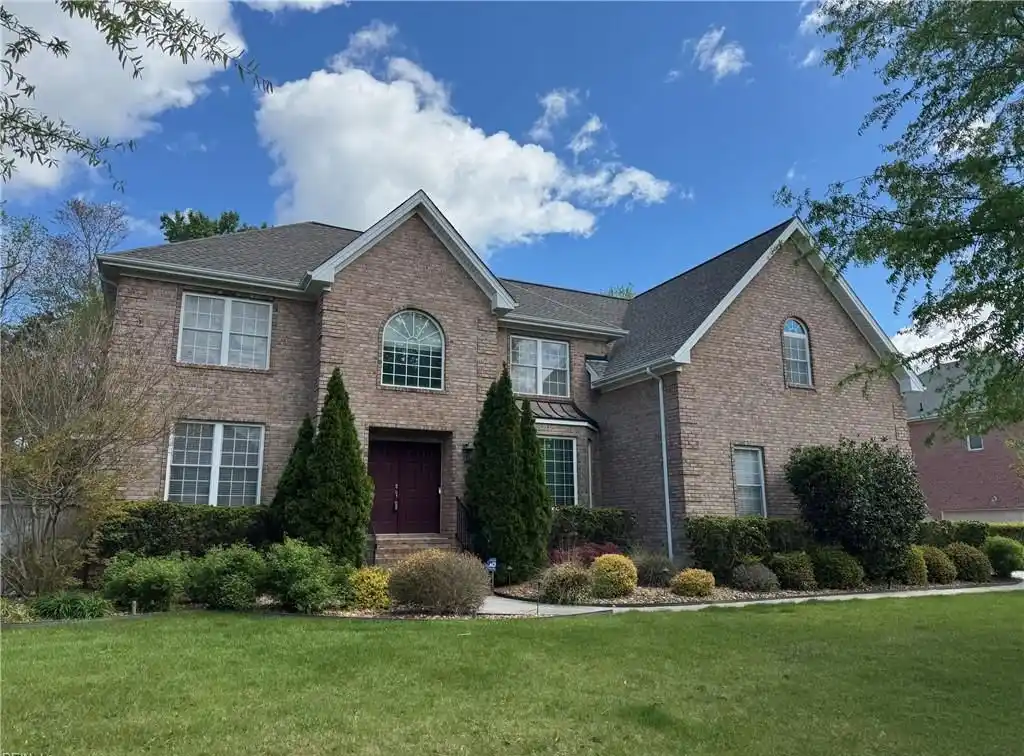 Fantastic All-brick Home in Desirable Lagomar- Back Bay