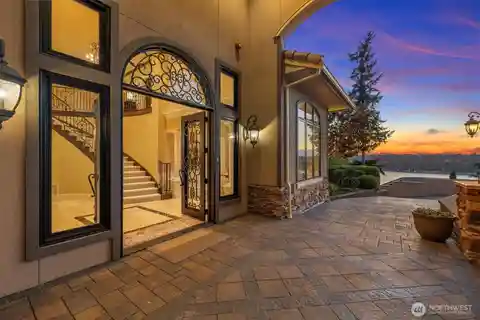 European Elegance Meets Pacific Northwest Beauty